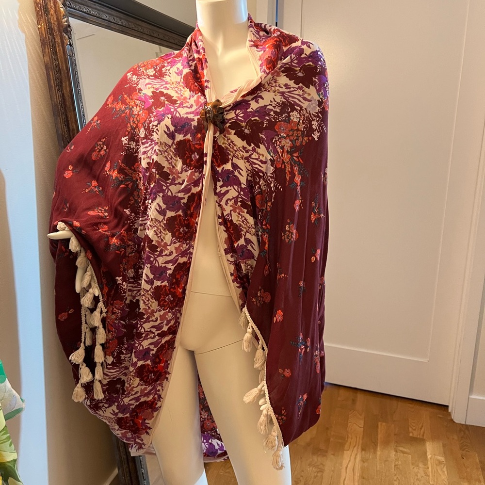 Free peopke beach cover up